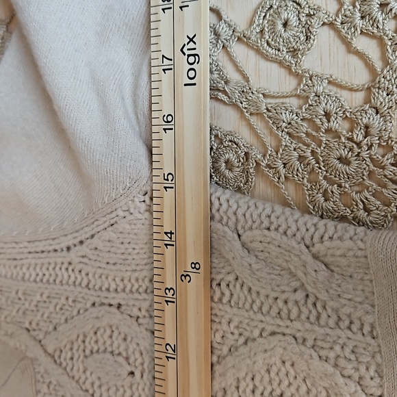 Beauvillon Paris Wool/Acrylic Blend Short Sleeved Sweater Dress - Picture 9 of 11